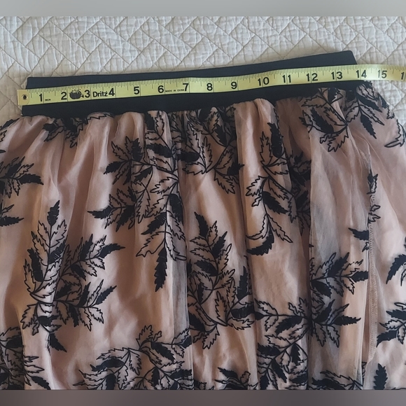 💟RESTOCKED💟 Floral Leaves Embroidered Maxi Skirt - Picture 11 of 12